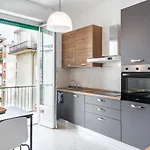 Guesthost - Modern & Apartment La Spezia