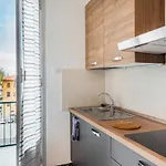 Guesthost - Modern & Apartment La Spezia