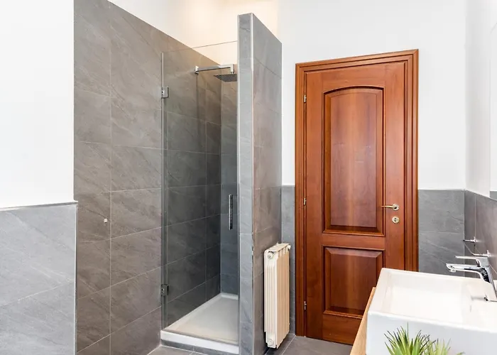 Guesthost - Modern & لا سبيتسْيا